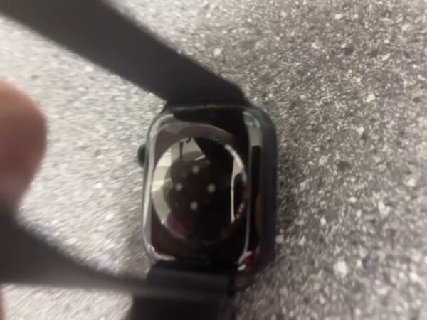 Apple Watch 9 45mm GPS | +Ladegerät | Display Kratzer  | Zustand: Gut – Bild 3