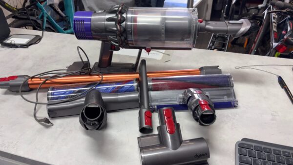 Dyson  Staubsauger  V10 | +Zubhöre | Zustand: Sehr Gut