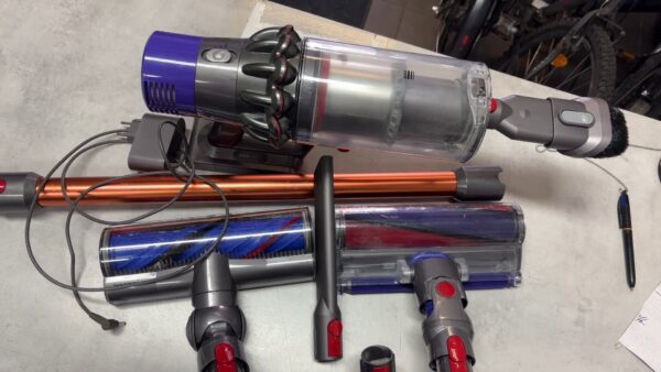 Dyson  Staubsauger  V10 | +Zubhöre | Zustand: Sehr Gut – Bild 2