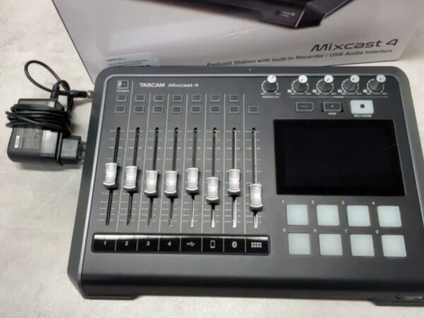 Tascam Mixcast 4 | mit org. Verpackung und Ladegerät | Zustand: Sehr Gut – Bild 3