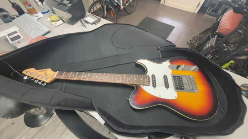 Peavey Exp Gitare | Tasche. Eine Seite Fehlen | Zustand: Gut