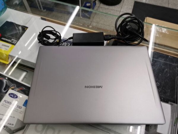 Medion core i5-8265U 1.60 GHz  | 8.00 GB Ram 512 GB SSD Windows 10 Home | Zustand: Sehr Gut