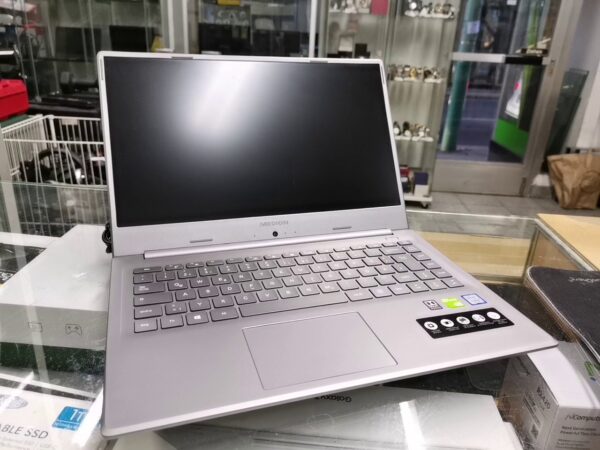 Medion core i5-8265U 1.60 GHz  | 8.00 GB Ram 512 GB SSD Windows 10 Home | Zustand: Sehr Gut – Bild 3