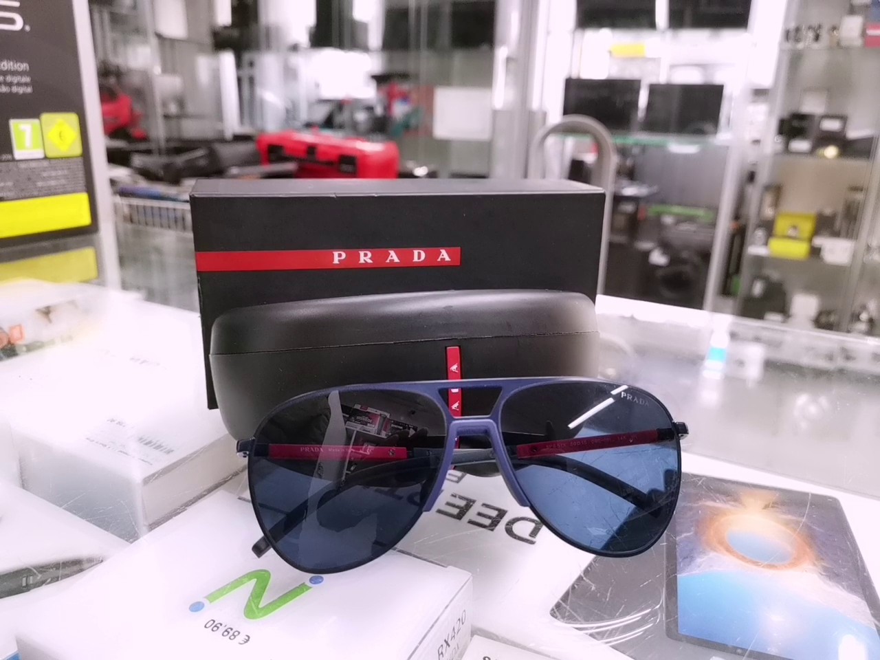 Prada Sonnenbrille | Hülle | Zustand: Sehr Gut