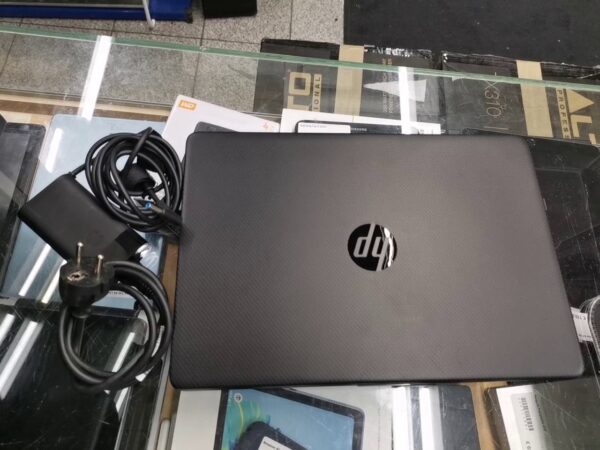 HP AMD 3020e with Radeon  | 4.00 GB 64 GB SSD .Windows 11 Mit Ladegerät  | Zustand: Gut – Bild 3