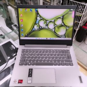 Lenovo AMD Athlon Silver 3050U  | 8.GB RAM 256 GB SSD Windows 11 mit Ladegerät  | Zustand: Sehr Gut