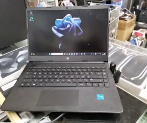 HP Core i3-1125G4 2:00 Ghz  | 8.00 GB Ram 256 GB SSD Windows 11 Home Mit Ladegerät  | Zustand: Sehr Gut