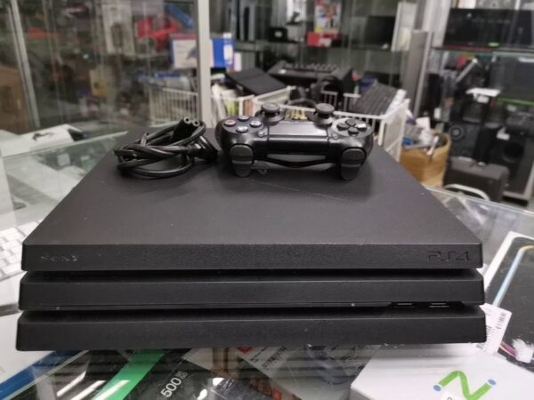 Sony PS4 PRO 1TB | Hinten Deckel Fehlt  | Zustand: In Ordnung | Farbe: schwarz – Bild 2