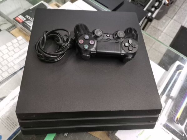 Sony PS4 PRO 1TB | Hinten Deckel Fehlt  | Zustand: In Ordnung | Farbe: schwarz – Bild 3