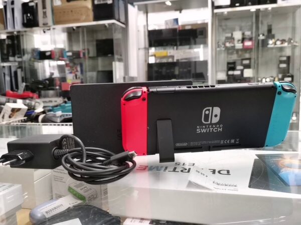 Nintendo Switch | Mit Ladegerät  | Zustand: Gut | Farbe: schwarz – Bild 4