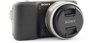 Sony Alpha Nex-3 mit Objektiv | mit 2x Akku + Ladegerät | Zustand: Gut