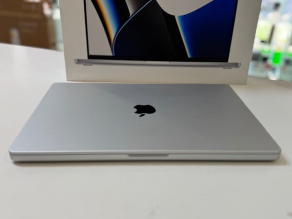 Apple Macbook Pro 16.2 Zoll 2021 Silber, M1 Max | M1 Max - 10 Core CPU  |  32 Core GPU | 32GB RAM | 1TB SSD | DE | 52 Ladezyklen | mit Verpackung | Ladegerät | Farbe Silber  | Zustand: Wie Neu – Bild 4