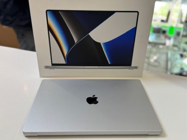 Apple Macbook Pro 16.2 Zoll 2021 Silber, M1 Max | M1 Max - 10 Core CPU  |  32 Core GPU | 32GB RAM | 1TB SSD | DE | 52 Ladezyklen | mit Verpackung | Ladegerät | Farbe Silber  | Zustand: Wie Neu – Bild 5