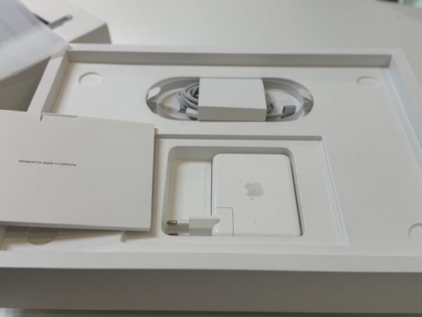Apple Macbook Pro 16.2 Zoll 2021 Silber, M1 Max | M1 Max - 10 Core CPU  |  32 Core GPU | 32GB RAM | 1TB SSD | DE | 52 Ladezyklen | mit Verpackung | Ladegerät | Farbe Silber  | Zustand: Wie Neu – Bild 6