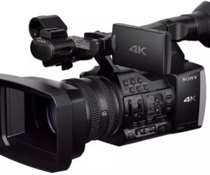 Sony Fdr-ax1 4k Videokamera Camcorder  | Mit Ladegerät  |  2 Akkus  |  Speicherkarte  |  Koffer  |  Mikrofon  |  Kameralicht Yongnuo YN216 LED | Zustand: Sehr Gut