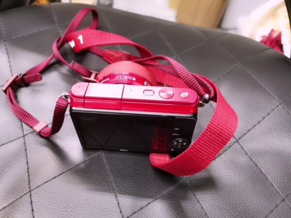 Nikon 1 S1 rot mit Objektiv 11-27.5mm 3.5-5.6 | mit Originalverpackung  | Zustand: Sehr Gut – Bild 3