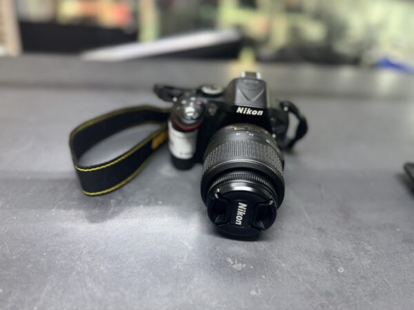 Nikon D5200 inkl. AF-S Nikkor 18-55mm | Objektiv MIT Ladegerät
 | Zustand: Sehr Gut – Bild 2