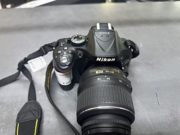 Nikon D5200 inkl. AF-S Nikkor 18-55mm | Objektiv MIT Ladegerät
 | Zustand: Sehr Gut – Bild 4