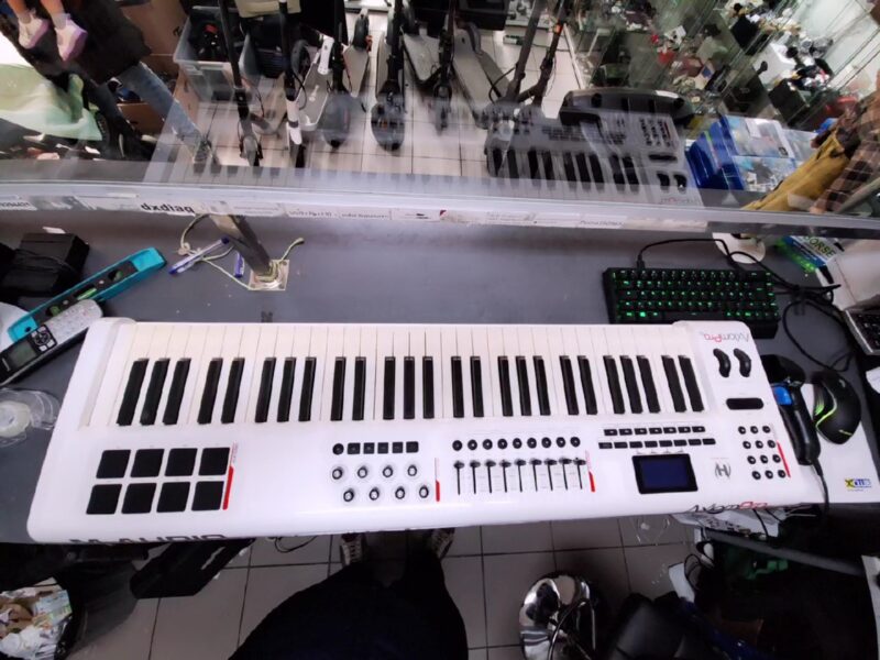 M-Audio Axiom Pro 61 | Professional Midi Keyboard Controller | Zustand: Gut – Bild 3