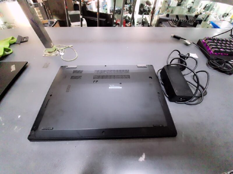 Lenovo ThinkPad Yoga X390 I5-8265, DE | 13 |3 Zoll Touch Display |16 | 256Gb SSD | Win 11 Home | mit Ladegerät 65W | Zustand: Gut – Bild 5
