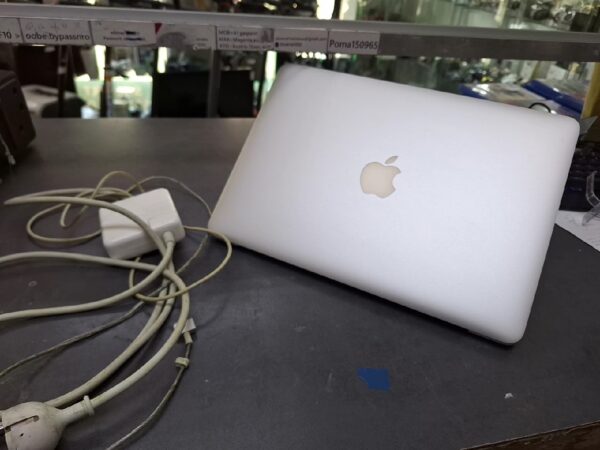 Macbook Pro Retina 13 Zoll,  Anfang 2015 Core I5, DE | 8Gb Ram | 128GB SSD | Intel Iris Graphics 6100 1536Mb | Zyklen 305 | mit Ladegerät | Knopf C verbrannt | Zustand: Gut – Bild 5