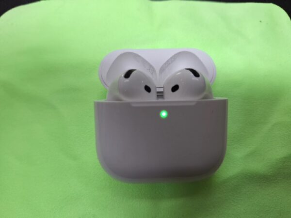 Apple AirPods 4 | Zustand: Gut – Bild 3