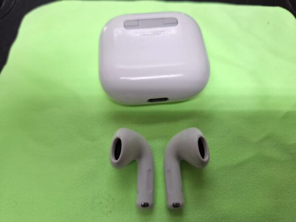 Apple AirPods 4 | Zustand: Gut – Bild 4