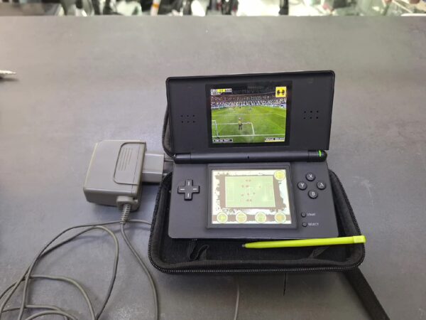 Nintendo DS Lite mit Stift | mit Adapter+ 2 Spiele als Geschenk  | Zustand: Gut | Farbe: schwarz – Bild 2