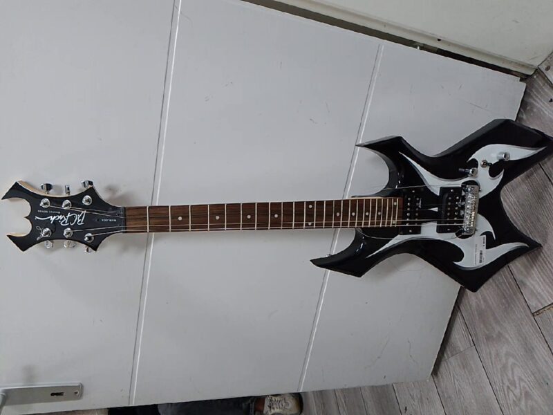 BC Rich Warlock - Bronze Serie schwarz | E-Gitarre | Zerkratzt  | Bruch 
Bitte sieh  Fotos ! | Zustand: In Ordnung