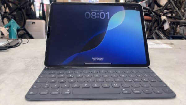 iPad Pro 11-inch Wi-Fi + Cellular Gen 1 | Wi-Fi + Cellular | 256GB  | inkel Apple Tastature  | hat Display Sprung ! | Zustand: Sehr Gut – Bild 2