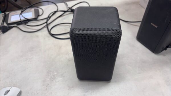 Sony Rs3s Wireless Rear Speaker  | mit Originalverpackung | hat bruch ! | Zustand: In Ordnung – Bild 5