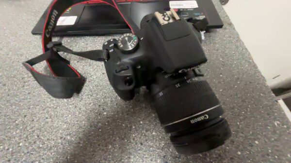 Canon Eos 2000d | Mit Obijektiv  EFS  18-55mm  | Zerkratzt  | Zustand: Gut – Bild 5