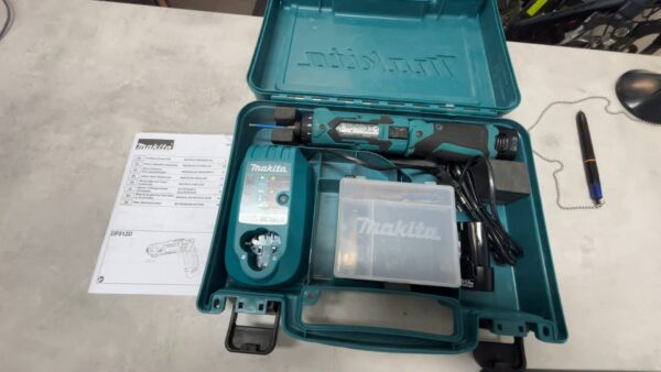 Makita Akkuschraube Df012d | koffer ladestation +Akku | Zustand: Sehr Gut