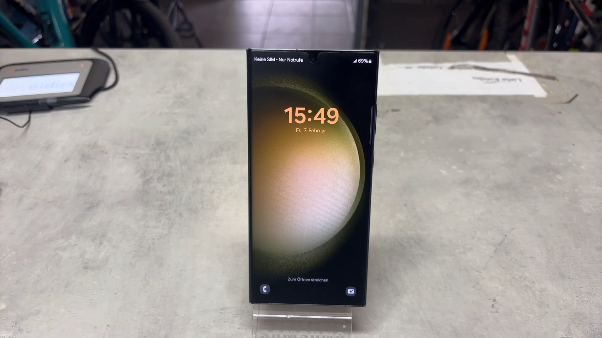 Samsung Galaxy S23 Ultra 256GB | in der ecke hat kratze | SimLock: Frei | Zustand: Gut | Farbe: grün – Bild 3