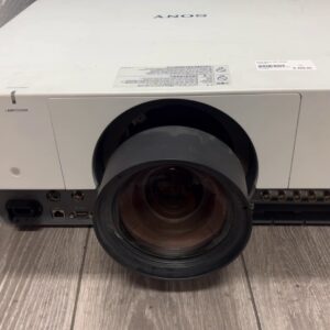 Sony Bemer VPL-FH500  | +Fernbedienung | 670H | Tasten sind gebrochen .
aber mit ferbdinung funktieret  einwandfrei! | Zustand: Gut