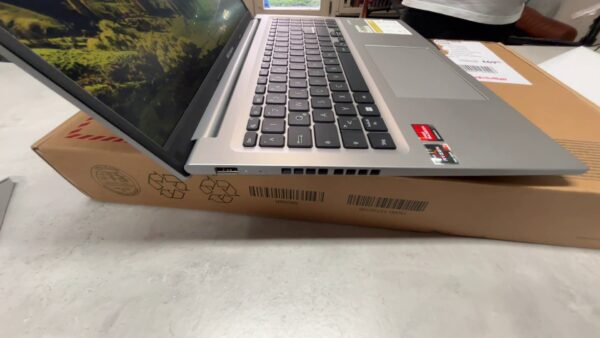 Asus Vivobook 16 Laptop M1605Y | Ryzen 7 7730u  | 16GB RAM | 1TB SSD 
Windows 11 Home | Radeon | mit Originalverpackung 7Onboard Graphics | Cool Silver | Zustand: Wie Neu – Bild 3