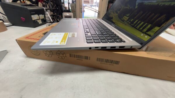 Asus Vivobook 16 Laptop M1605Y | Ryzen 7 7730u  | 16GB RAM | 1TB SSD 
Windows 11 Home | Radeon | mit Originalverpackung 7Onboard Graphics | Cool Silver | Zustand: Wie Neu – Bild 4