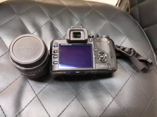Olympus E-450  | Schawrze Tasche Mit Ladegerät  | Zustand: Sehr Gut – Bild 3