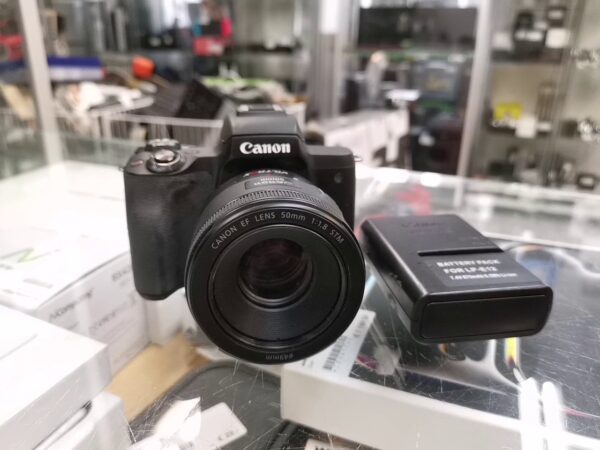 Canon EOS M50 schwarz Body mit Obiektiv | Canon EF 50mm 1.8 STM  |  Ladegerät  | Zustand: Sehr Gut – Bild 4