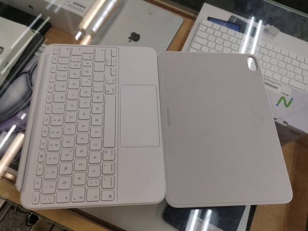 Apple Magic Keyboard Folio, KeyboardDock für iPad 11 (A16, 2025) / iPad 10 (2022), weiß, DE | mit Originalverpackung  | Zustand: Sehr Gut – Bild 5