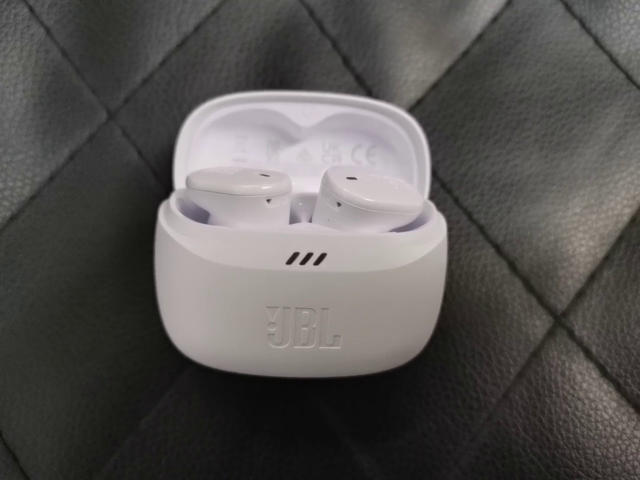 Jbl Tune Buds 2 Weiß | Zustand: Wie Neu – Bild 2
