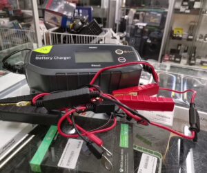 Prouser Mikroprozessor Werkstatt Ladegerät 15a Ibc15000b 25-400ah Bluetooth | Zustand: Wie Neu
