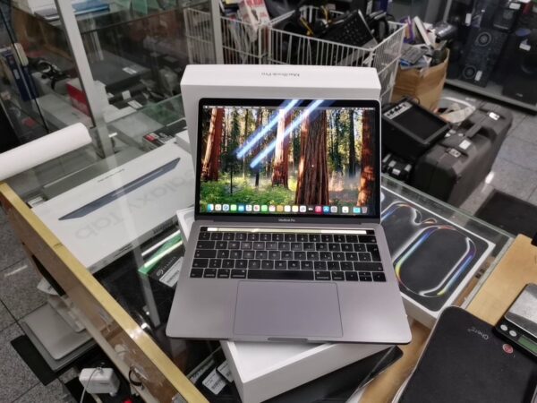 Macbook Pro I5  (13", 2019, Zwei Thunderbolt 3-anschlüsse) | 8 GB Ram 128 GB SSD 1269 Ladezyklen Pin 0000 mit Originalverpackung  | Zustand: Gut – Bild 2
