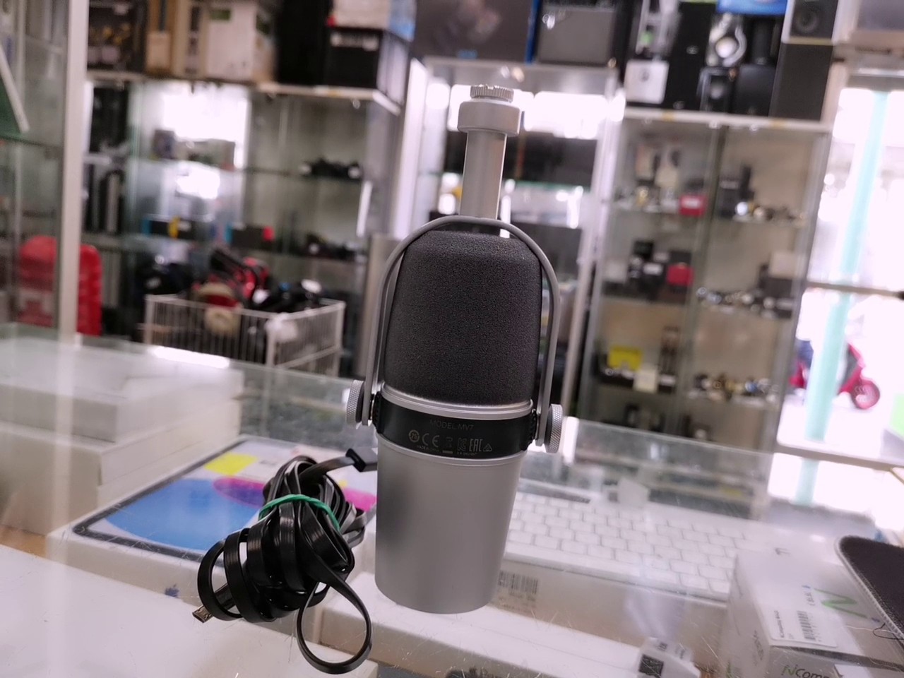 Shure Mv7 | mit Kabel | Zustand: Gut – Bild 3