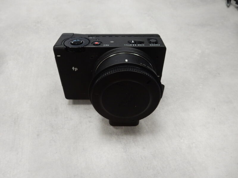 Sigma FP Body Kamera | Akkudeckel gebrochen |  mit Objektiv Adapter und 3xAkku | Zustand: Gut – Bild 5