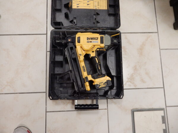 DEWALT  DCN890P2  Nagler | Koffer |  Akku 18V |  5A – Bild 2