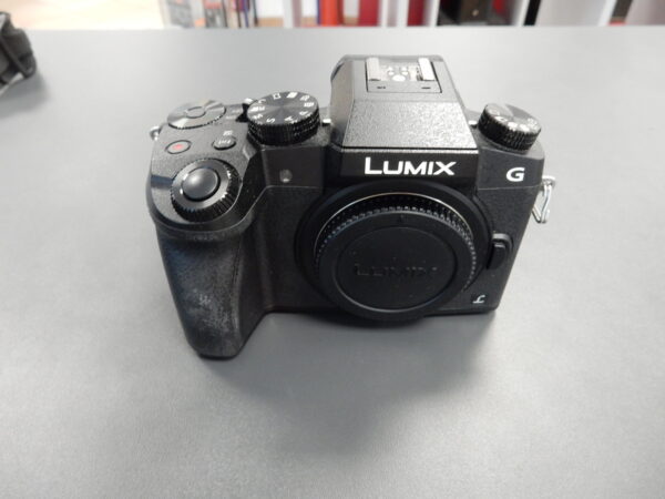 Panasonic Lumix DMC-G70 schwarz mit Objektiv Lumix G Vario 14-42mm 3.5-5.6 OIS |   | Zustand: Sehr Gut – Bild 4
