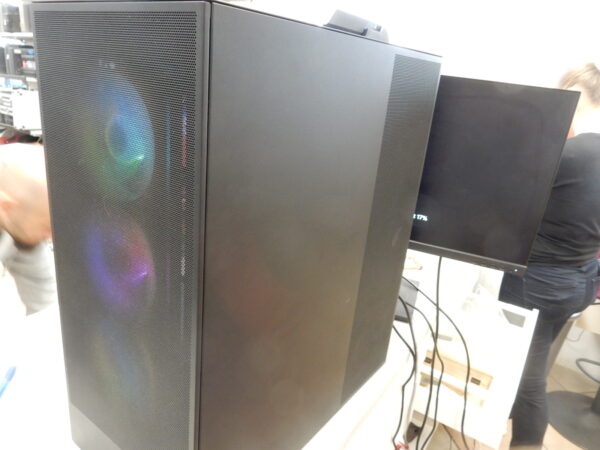 Gaming Stand Pc | Core i7-14700KF | 32GB RAM | 2TB SSD | GeForce RTX 4070 Ti SUPER |  Wasserkühlung | Zustand: Wie Neu – Bild 3