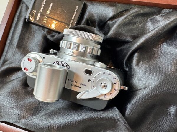 Minox mit Minoctar 7.4mm Digitalkamera  | Zustand: Sehr Gut – Bild 4