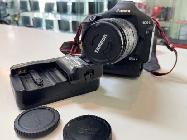 Canon Eos-1D Mark III mit Kit Tamron 70-300mm  | MIt Ladegerät   | Zustand: Gut – Bild 2
